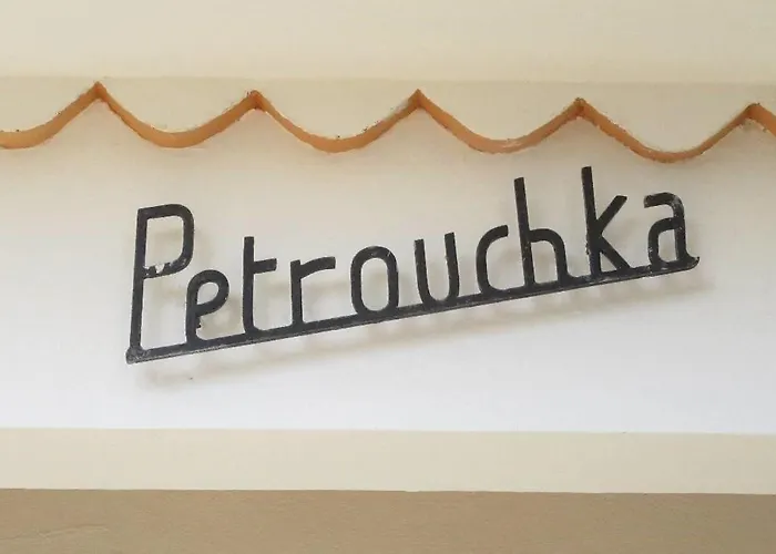 Pétrouchka Dans Les Pins
